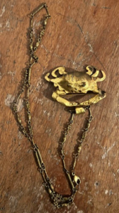 Golden chain with a gold crab
